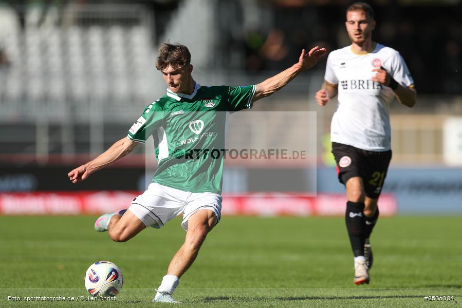 sport, action, Schweinfurt, Sachs-Stadion, SVW, SV Wehen Wiesbaden, Fussball, FCS, DFB, 4. Spieltag, 31.08.2025, 3. Liga, 1. FC Schweinfurt 1905 - Bild-ID: 2506004