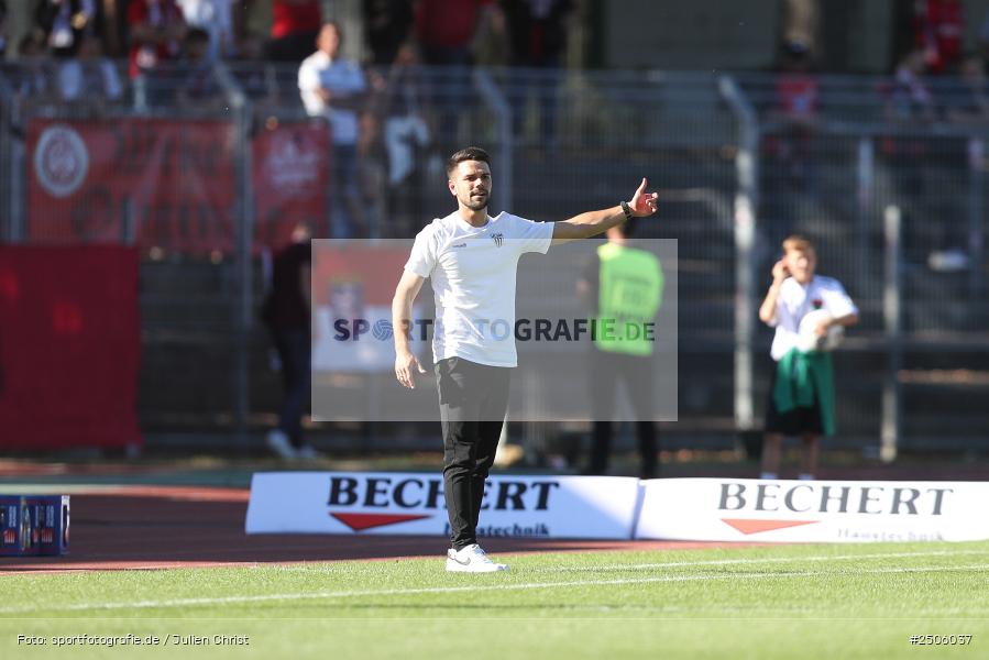 sport, action, Schweinfurt, Sachs-Stadion, SVW, SV Wehen Wiesbaden, Fussball, FCS, DFB, 4. Spieltag, 31.08.2025, 3. Liga, 1. FC Schweinfurt 1905 - Bild-ID: 2506037