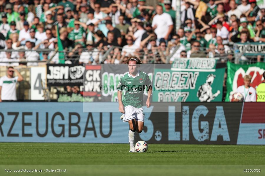 sport, action, Schweinfurt, Sachs-Stadion, SVW, SV Wehen Wiesbaden, Fussball, FCS, DFB, 4. Spieltag, 31.08.2025, 3. Liga, 1. FC Schweinfurt 1905 - Bild-ID: 2506050