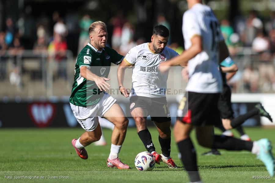 sport, action, Schweinfurt, Sachs-Stadion, SVW, SV Wehen Wiesbaden, Fussball, FCS, DFB, 4. Spieltag, 31.08.2025, 3. Liga, 1. FC Schweinfurt 1905 - Bild-ID: 2506054