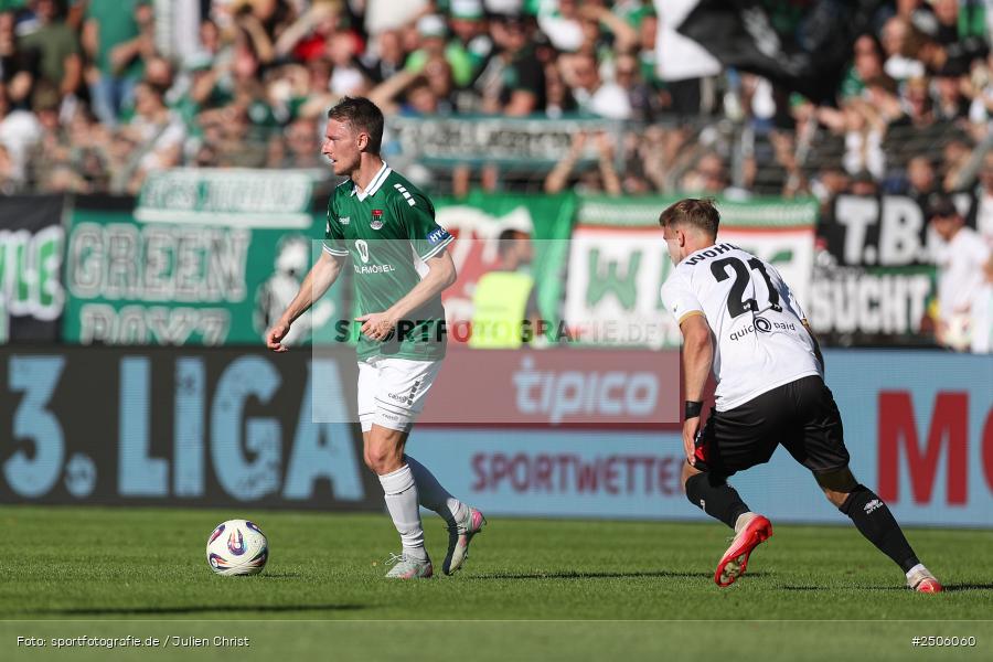 sport, action, Schweinfurt, Sachs-Stadion, SVW, SV Wehen Wiesbaden, Fussball, FCS, DFB, 4. Spieltag, 31.08.2025, 3. Liga, 1. FC Schweinfurt 1905 - Bild-ID: 2506060