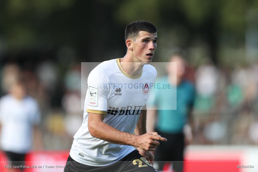 sport, action, Schweinfurt, Sachs-Stadion, SVW, SV Wehen Wiesbaden, Fussball, FCS, DFB, 4. Spieltag, 31.08.2025, 3. Liga, 1. FC Schweinfurt 1905 - Bild-ID: 2506094