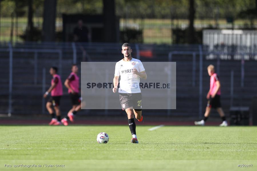 sport, action, Schweinfurt, Sachs-Stadion, SVW, SV Wehen Wiesbaden, Fussball, FCS, DFB, 4. Spieltag, 31.08.2025, 3. Liga, 1. FC Schweinfurt 1905 - Bild-ID: 2506117