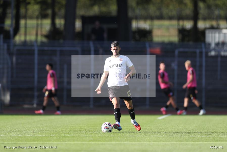 sport, action, Schweinfurt, Sachs-Stadion, SVW, SV Wehen Wiesbaden, Fussball, FCS, DFB, 4. Spieltag, 31.08.2025, 3. Liga, 1. FC Schweinfurt 1905 - Bild-ID: 2506118