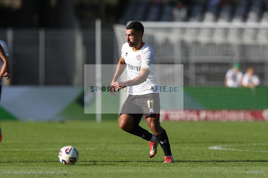 sport, action, Schweinfurt, Sachs-Stadion, SVW, SV Wehen Wiesbaden, Fussball, FCS, DFB, 4. Spieltag, 31.08.2025, 3. Liga, 1. FC Schweinfurt 1905 - Bild-ID: 2506122