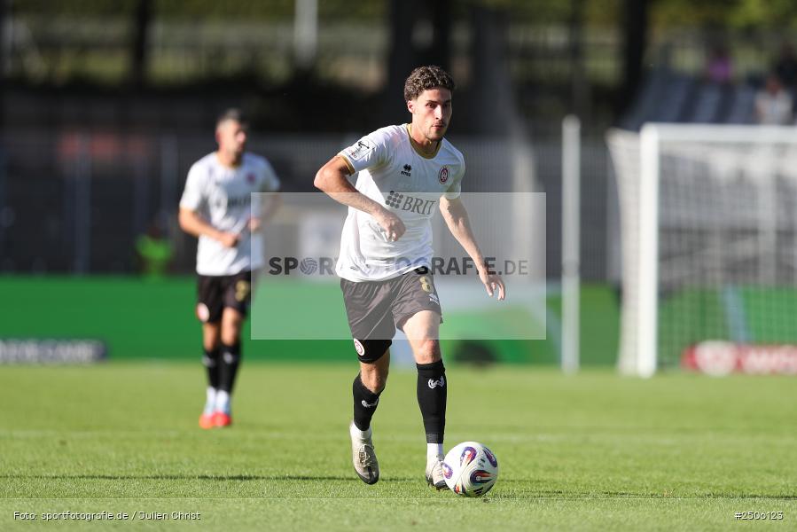 sport, action, Schweinfurt, Sachs-Stadion, SVW, SV Wehen Wiesbaden, Fussball, FCS, DFB, 4. Spieltag, 31.08.2025, 3. Liga, 1. FC Schweinfurt 1905 - Bild-ID: 2506123