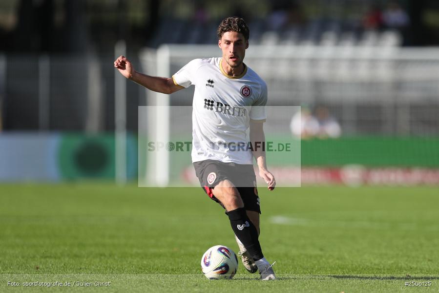 sport, action, Schweinfurt, Sachs-Stadion, SVW, SV Wehen Wiesbaden, Fussball, FCS, DFB, 4. Spieltag, 31.08.2025, 3. Liga, 1. FC Schweinfurt 1905 - Bild-ID: 2506125
