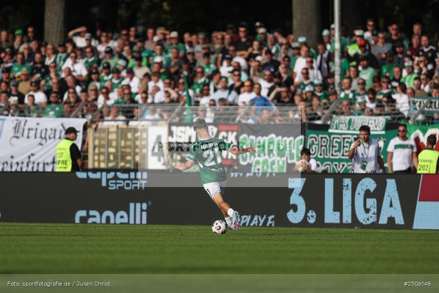 sport, action, Schweinfurt, Sachs-Stadion, SVW, SV Wehen Wiesbaden, Fussball, FCS, DFB, 4. Spieltag, 31.08.2025, 3. Liga, 1. FC Schweinfurt 1905 - Bild-ID: 2506148