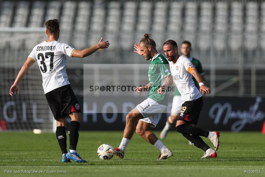 sport, action, Schweinfurt, Sachs-Stadion, SVW, SV Wehen Wiesbaden, Fussball, FCS, DFB, 4. Spieltag, 31.08.2025, 3. Liga, 1. FC Schweinfurt 1905 - Bild-ID: 2506153