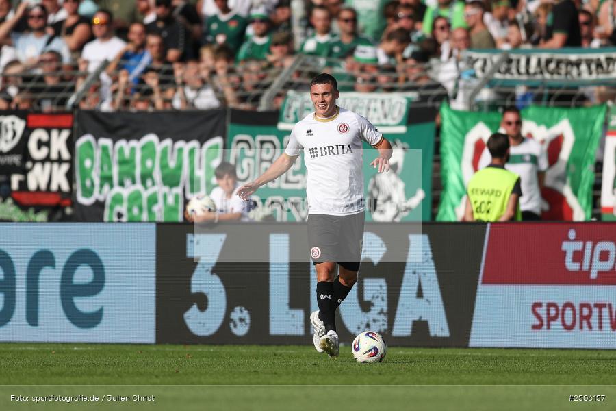 sport, action, Schweinfurt, Sachs-Stadion, SVW, SV Wehen Wiesbaden, Fussball, FCS, DFB, 4. Spieltag, 31.08.2025, 3. Liga, 1. FC Schweinfurt 1905 - Bild-ID: 2506157