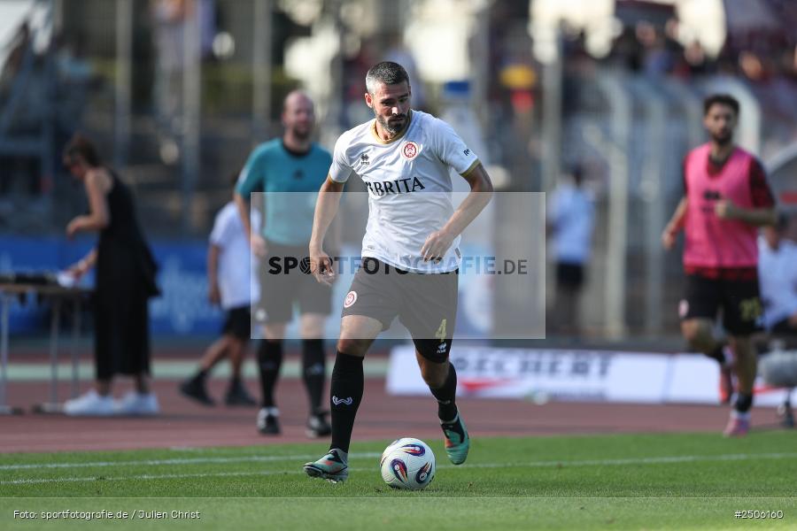 sport, action, Schweinfurt, Sachs-Stadion, SVW, SV Wehen Wiesbaden, Fussball, FCS, DFB, 4. Spieltag, 31.08.2025, 3. Liga, 1. FC Schweinfurt 1905 - Bild-ID: 2506160