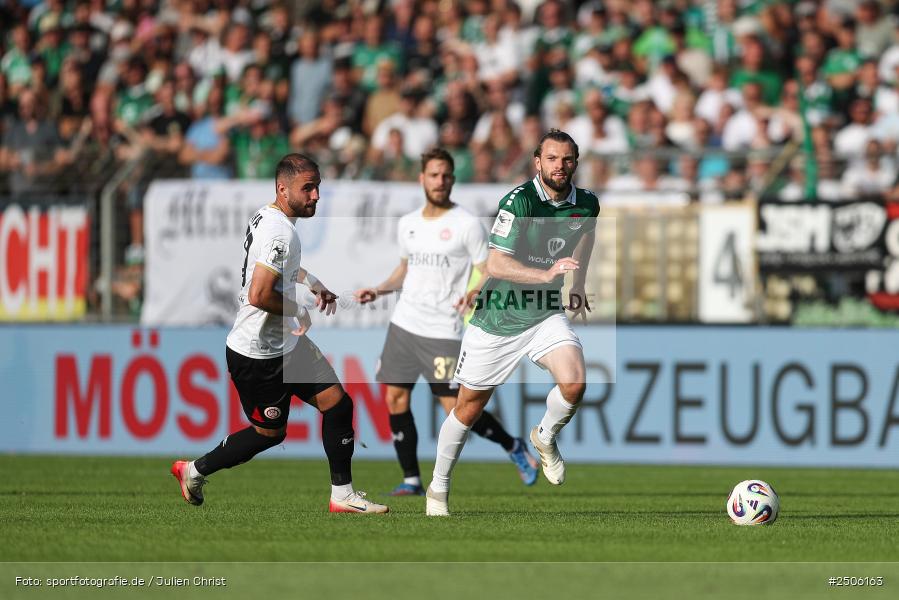 sport, action, Schweinfurt, Sachs-Stadion, SVW, SV Wehen Wiesbaden, Fussball, FCS, DFB, 4. Spieltag, 31.08.2025, 3. Liga, 1. FC Schweinfurt 1905 - Bild-ID: 2506163