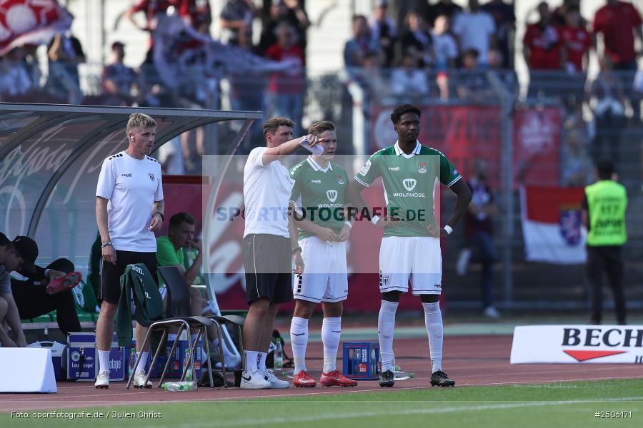 sport, action, Schweinfurt, Sachs-Stadion, SVW, SV Wehen Wiesbaden, Fussball, FCS, DFB, 4. Spieltag, 31.08.2025, 3. Liga, 1. FC Schweinfurt 1905 - Bild-ID: 2506171