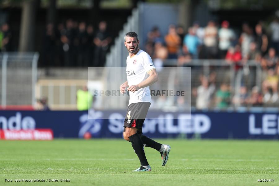 sport, action, Schweinfurt, Sachs-Stadion, SVW, SV Wehen Wiesbaden, Fussball, FCS, DFB, 4. Spieltag, 31.08.2025, 3. Liga, 1. FC Schweinfurt 1905 - Bild-ID: 2506197