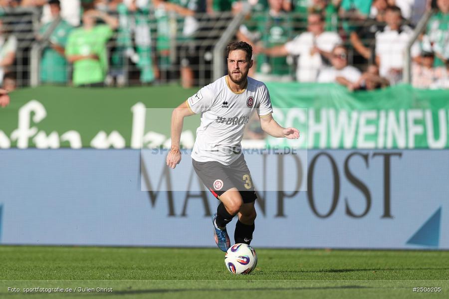 sport, action, Schweinfurt, Sachs-Stadion, SVW, SV Wehen Wiesbaden, Fussball, FCS, DFB, 4. Spieltag, 31.08.2025, 3. Liga, 1. FC Schweinfurt 1905 - Bild-ID: 2506205