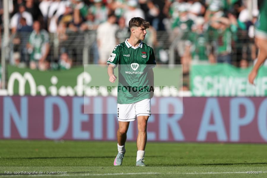 sport, action, Schweinfurt, Sachs-Stadion, SVW, SV Wehen Wiesbaden, Fussball, FCS, DFB, 4. Spieltag, 31.08.2025, 3. Liga, 1. FC Schweinfurt 1905 - Bild-ID: 2506217