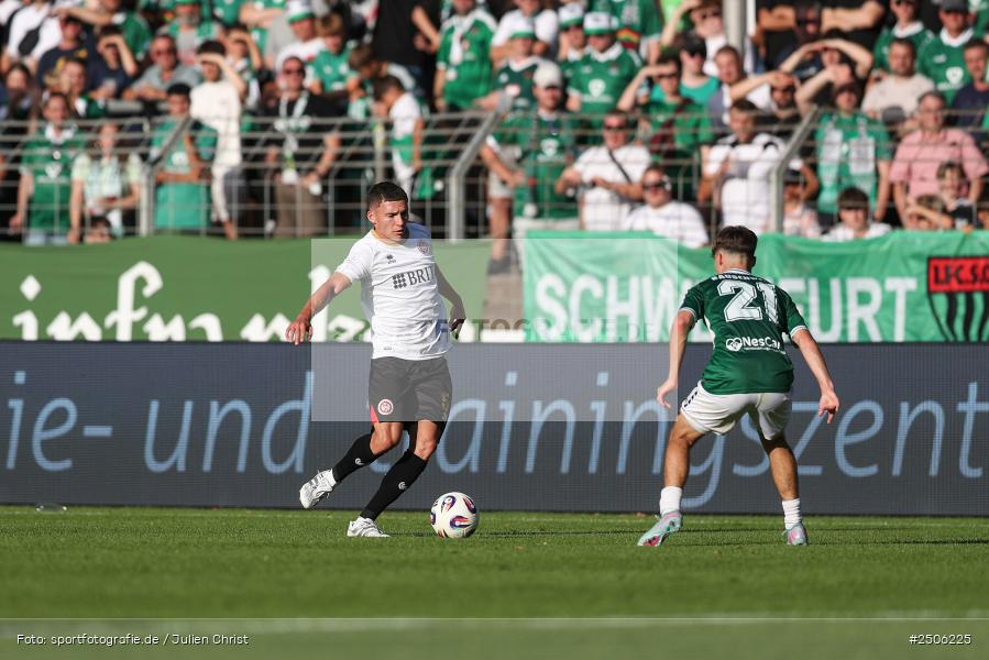 sport, action, Schweinfurt, Sachs-Stadion, SVW, SV Wehen Wiesbaden, Fussball, FCS, DFB, 4. Spieltag, 31.08.2025, 3. Liga, 1. FC Schweinfurt 1905 - Bild-ID: 2506225
