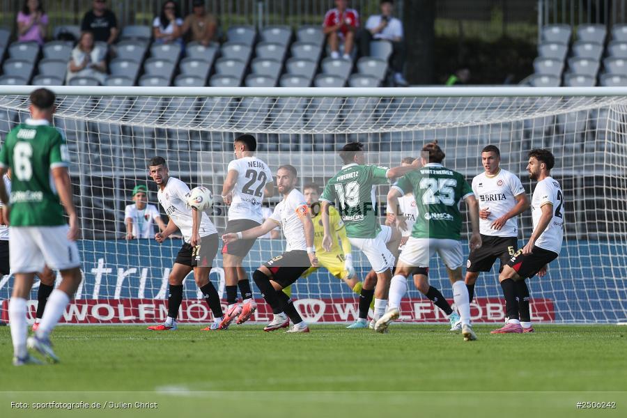 sport, action, Schweinfurt, Sachs-Stadion, SVW, SV Wehen Wiesbaden, Fussball, FCS, DFB, 4. Spieltag, 31.08.2025, 3. Liga, 1. FC Schweinfurt 1905 - Bild-ID: 2506242