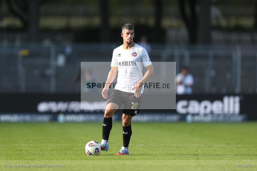 sport, action, Schweinfurt, Sachs-Stadion, SVW, SV Wehen Wiesbaden, Fussball, FCS, DFB, 4. Spieltag, 31.08.2025, 3. Liga, 1. FC Schweinfurt 1905 - Bild-ID: 2506252