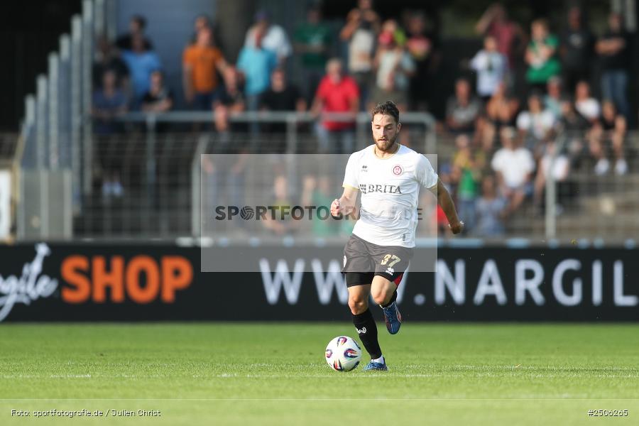 sport, action, Schweinfurt, Sachs-Stadion, SVW, SV Wehen Wiesbaden, Fussball, FCS, DFB, 4. Spieltag, 31.08.2025, 3. Liga, 1. FC Schweinfurt 1905 - Bild-ID: 2506265
