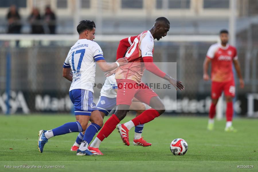 sport, action, Stadion am Schönbusch, SVA, SV Viktoria Aschaffenburg, Regionalliga Bayern, Fussball, FWK, FC Würzburger Kickers, BFV, Aschaffenburg, 7. Spieltag, 05.09.2025 - Bild-ID: 2506529