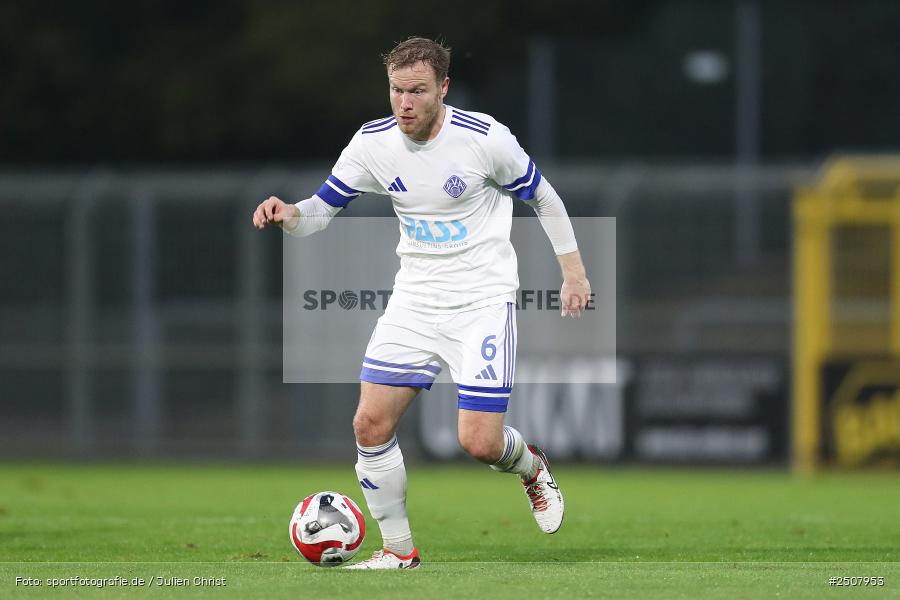 Stadion am Schönbusch, Aschaffenburg, 09.09.2025, sport, action, Fussball, BFV, Achtelfinale, Verbandspokal, FCS, SVA, 1. FC Schweinfurt 1905, SV Viktoria Aschaffenburg - Bild-ID: 2507953