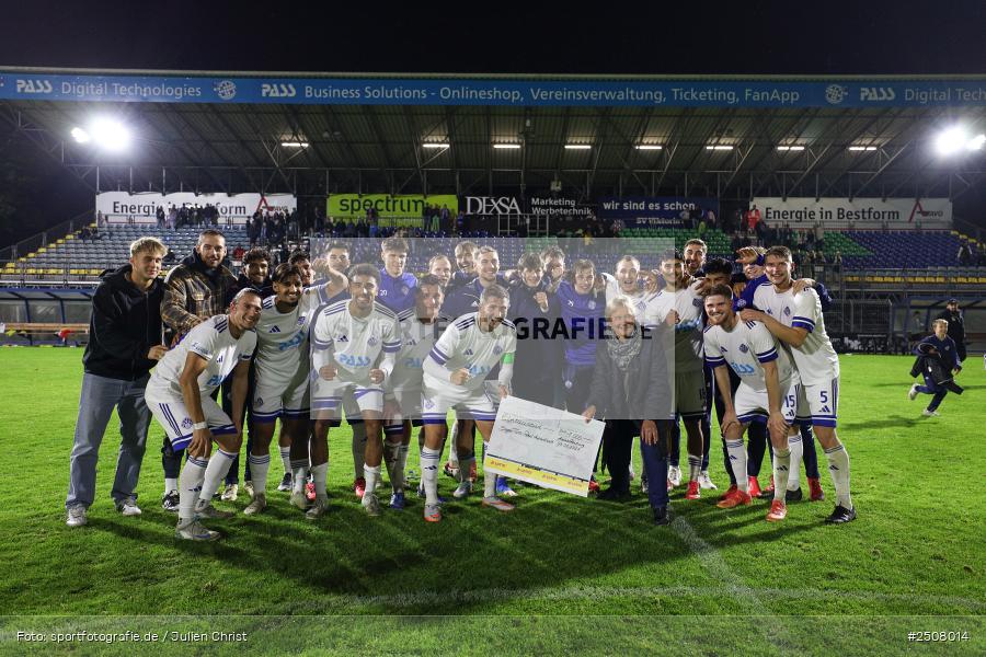 sport, action, Verbandspokal, Stadion am Schönbusch, SVA, SV Viktoria Aschaffenburg, Fussball, FCS, BFV, Aschaffenburg, Achtelfinale, 1. FC Schweinfurt 1905, 09.09.2025 - Bild-ID: 2508014