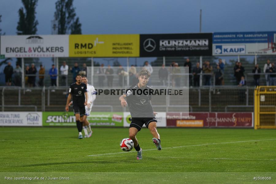 sport, action, Verbandspokal, Stadion am Schönbusch, SVA, SV Viktoria Aschaffenburg, Fussball, FCS, BFV, Aschaffenburg, Achtelfinale, 1. FC Schweinfurt 1905, 09.09.2025 - Bild-ID: 2508058