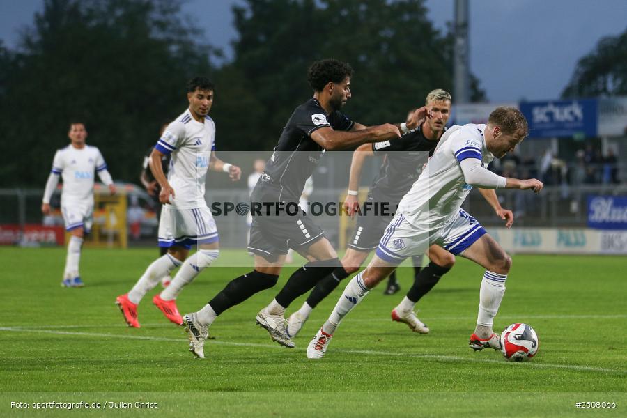 sport, action, Verbandspokal, Stadion am Schönbusch, SVA, SV Viktoria Aschaffenburg, Fussball, FCS, BFV, Aschaffenburg, Achtelfinale, 1. FC Schweinfurt 1905, 09.09.2025 - Bild-ID: 2508066
