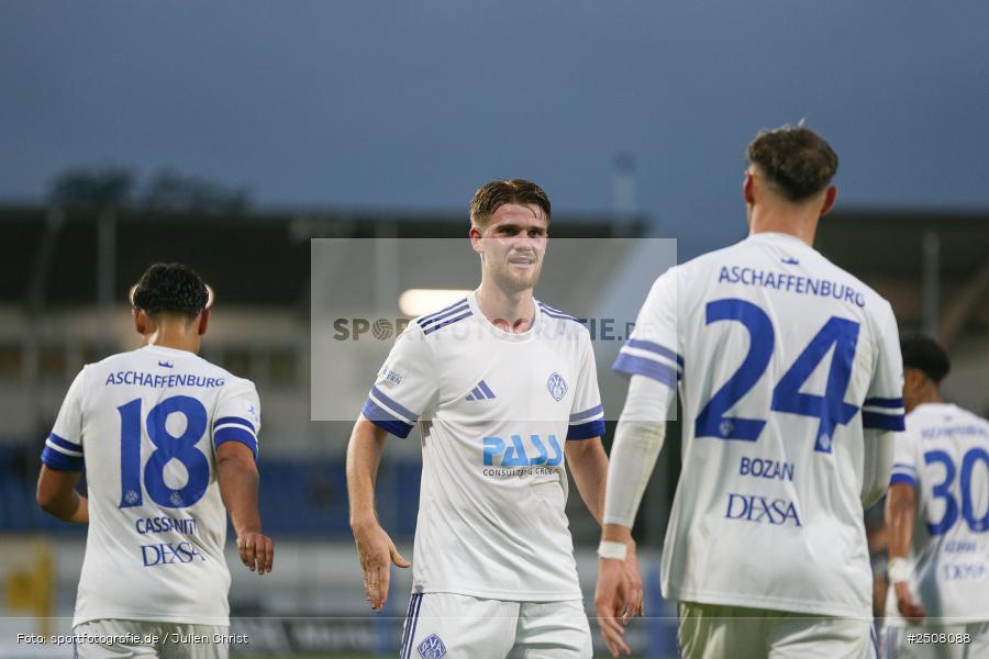 sport, action, Verbandspokal, Stadion am Schönbusch, SVA, SV Viktoria Aschaffenburg, Fussball, FCS, BFV, Aschaffenburg, Achtelfinale, 1. FC Schweinfurt 1905, 09.09.2025 - Bild-ID: 2508088