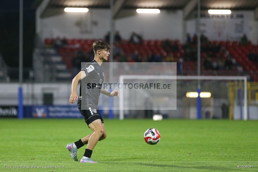 sport, action, Verbandspokal, Stadion am Schönbusch, SVA, SV Viktoria Aschaffenburg, Fussball, FCS, BFV, Aschaffenburg, Achtelfinale, 1. FC Schweinfurt 1905, 09.09.2025 - Bild-ID: 2508097