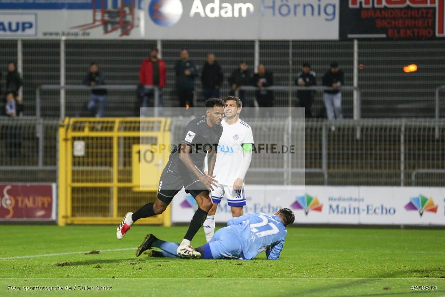 sport, action, Verbandspokal, Stadion am Schönbusch, SVA, SV Viktoria Aschaffenburg, Fussball, FCS, BFV, Aschaffenburg, Achtelfinale, 1. FC Schweinfurt 1905, 09.09.2025 - Bild-ID: 2508121