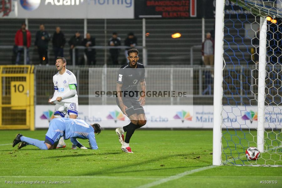 sport, action, Verbandspokal, Stadion am Schönbusch, SVA, SV Viktoria Aschaffenburg, Fussball, FCS, BFV, Aschaffenburg, Achtelfinale, 1. FC Schweinfurt 1905, 09.09.2025 - Bild-ID: 2508123