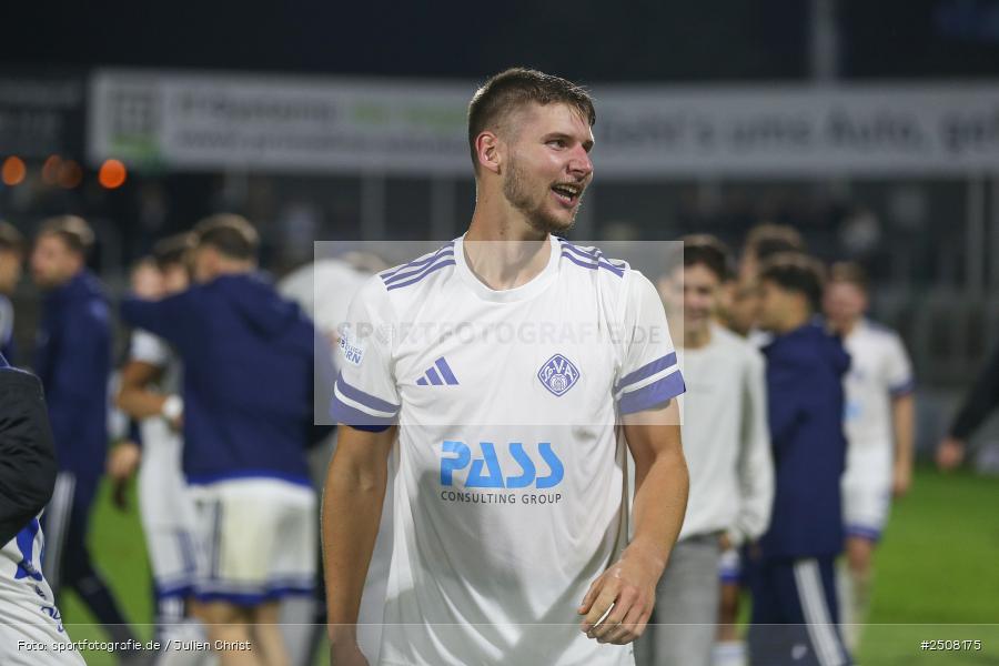 sport, action, Verbandspokal, Stadion am Schönbusch, SVA, SV Viktoria Aschaffenburg, Fussball, FCS, BFV, Aschaffenburg, Achtelfinale, 1. FC Schweinfurt 1905, 09.09.2025 - Bild-ID: 2508175