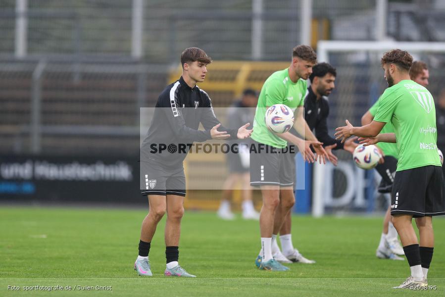 sport, action, Verbandspokal, Stadion am Schönbusch, SVA, SV Viktoria Aschaffenburg, Fussball, FCS, BFV, Aschaffenburg, Achtelfinale, 1. FC Schweinfurt 1905, 09.09.2025 - Bild-ID: 2508195