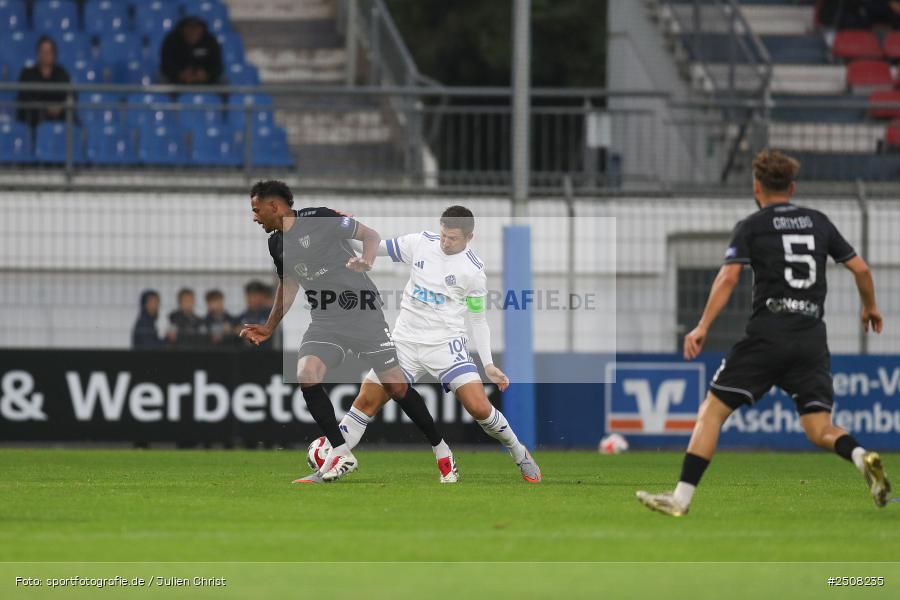 sport, action, Verbandspokal, Stadion am Schönbusch, SVA, SV Viktoria Aschaffenburg, Fussball, FCS, BFV, Aschaffenburg, Achtelfinale, 1. FC Schweinfurt 1905, 09.09.2025 - Bild-ID: 2508235