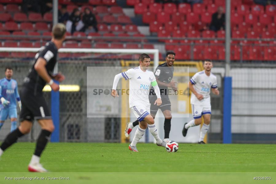 sport, action, Verbandspokal, Stadion am Schönbusch, SVA, SV Viktoria Aschaffenburg, Fussball, FCS, BFV, Aschaffenburg, Achtelfinale, 1. FC Schweinfurt 1905, 09.09.2025 - Bild-ID: 2508250