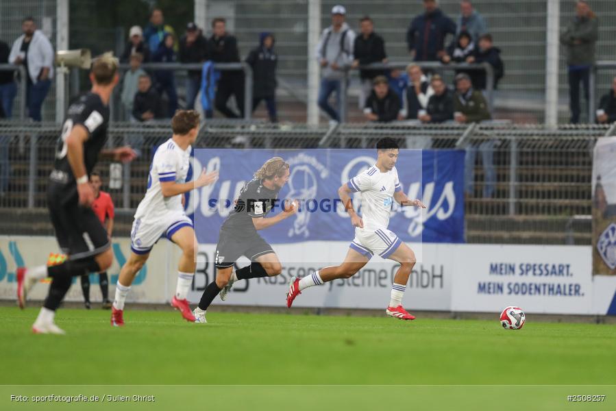 sport, action, Verbandspokal, Stadion am Schönbusch, SVA, SV Viktoria Aschaffenburg, Fussball, FCS, BFV, Aschaffenburg, Achtelfinale, 1. FC Schweinfurt 1905, 09.09.2025 - Bild-ID: 2508257