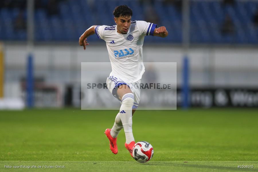 sport, action, Verbandspokal, Stadion am Schönbusch, SVA, SV Viktoria Aschaffenburg, Fussball, FCS, BFV, Aschaffenburg, Achtelfinale, 1. FC Schweinfurt 1905, 09.09.2025 - Bild-ID: 2508310
