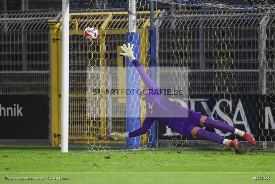 sport, action, Verbandspokal, Stadion am Schönbusch, SVA, SV Viktoria Aschaffenburg, Fussball, FCS, BFV, Aschaffenburg, Achtelfinale, 1. FC Schweinfurt 1905, 09.09.2025 - Bild-ID: 2508525