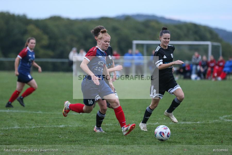 sport, action, Sportgelände, Hiscox Bezirkspokal Unterfranken, Fussball, FVgg Kickers Aschaffenburg, FVG, FFC Adelsberg-Karsbach, FFC, BFV, Adelsberg, Achtelfinale, 17.09.2025 - Bild-ID: 2508980