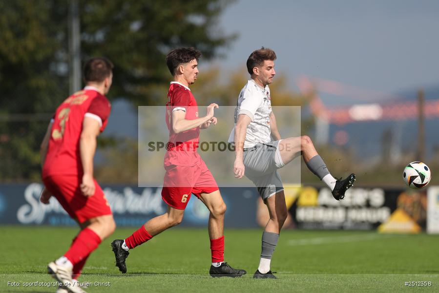 Sportgelände, Pflaumheim, 28.09.2025, sport, action, Fussball, BFV, 11. Spieltag, Bezirksliga Unterfranken West, SPG, TSV, SpVgg Hösbach-Bahnhof, TSV Pflaumheim - Bild-ID: 2512358