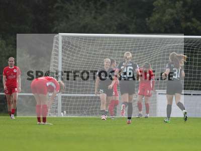 Fotos von Kickers Offenbach - SGS Essen auf sportfotografie.de