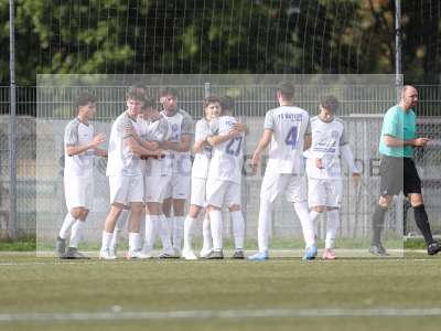 Fotos von FC Bayern Alzenau - SV Rot-Weiss Walldorf auf sportfotografie.de