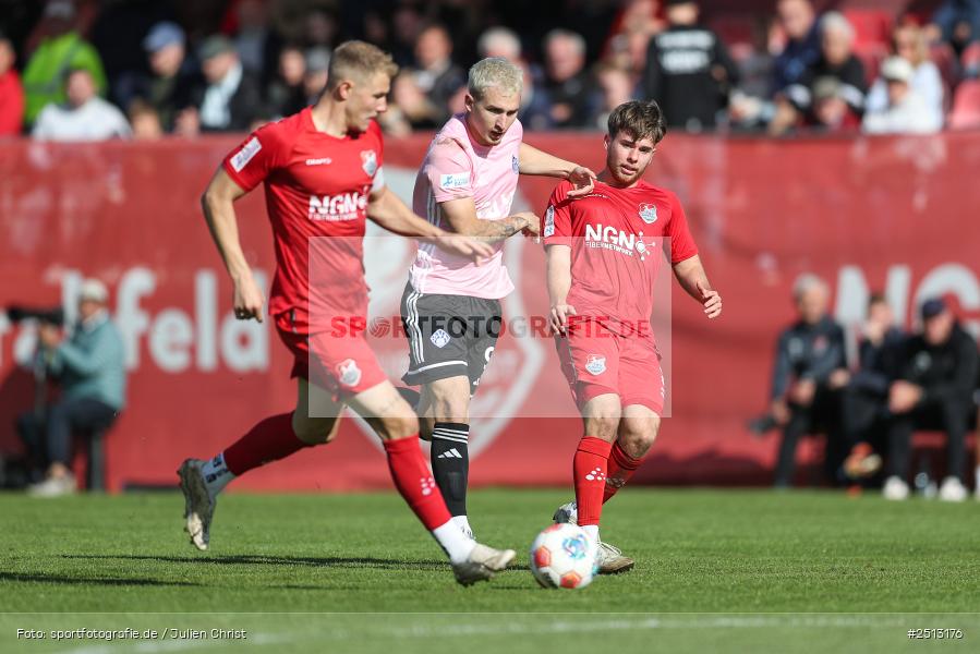 sport, action, TSV Aubstadt, TSV, SVA, SV Viktoria Aschaffenburg, Regionalliga Bayern, NGN Arena, Fussball, BFV, Aubstadt, 12. Spieltag, 03.10.2025 - Bild-ID: 2513176