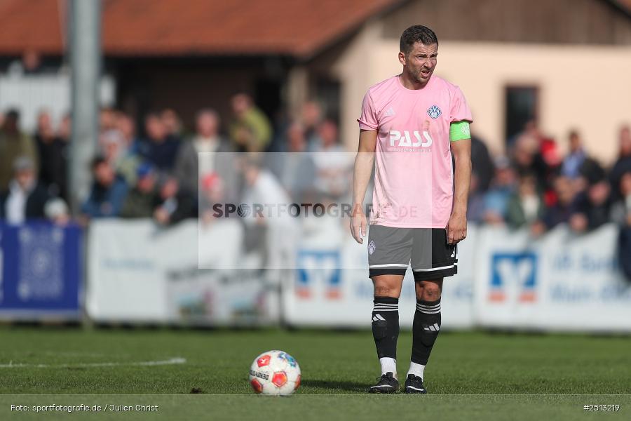 sport, action, TSV Aubstadt, TSV, SVA, SV Viktoria Aschaffenburg, Regionalliga Bayern, NGN Arena, Fussball, BFV, Aubstadt, 12. Spieltag, 03.10.2025 - Bild-ID: 2513219