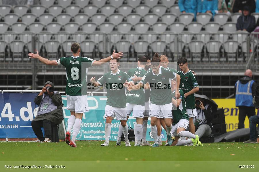 Sachs-Stadion, Schweinfurt, 04.10.2025, sport, action, Fussball, DFB, 10. Spieltag, 3. Liga, SCV, FCS, SC Verl, 1. FC Schweinfurt 1905 - Bild-ID: 2513452