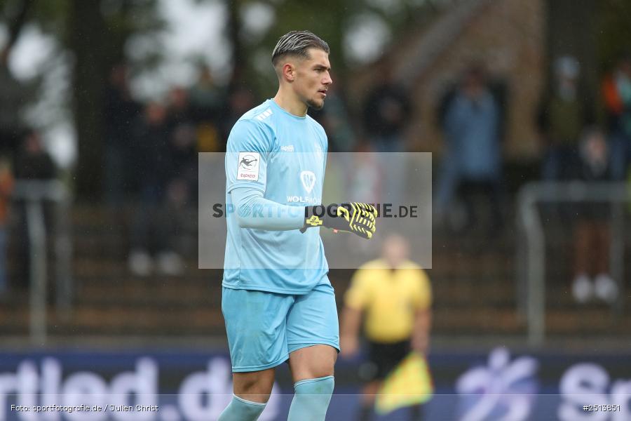 sport, action, Schweinfurt, Sachs-Stadion, SCV, SC Verl, Fussball, FCS, DFB, 3. Liga, 10. Spieltag, 1. FC Schweinfurt 1905, 04.10.2025 - Bild-ID: 2513851