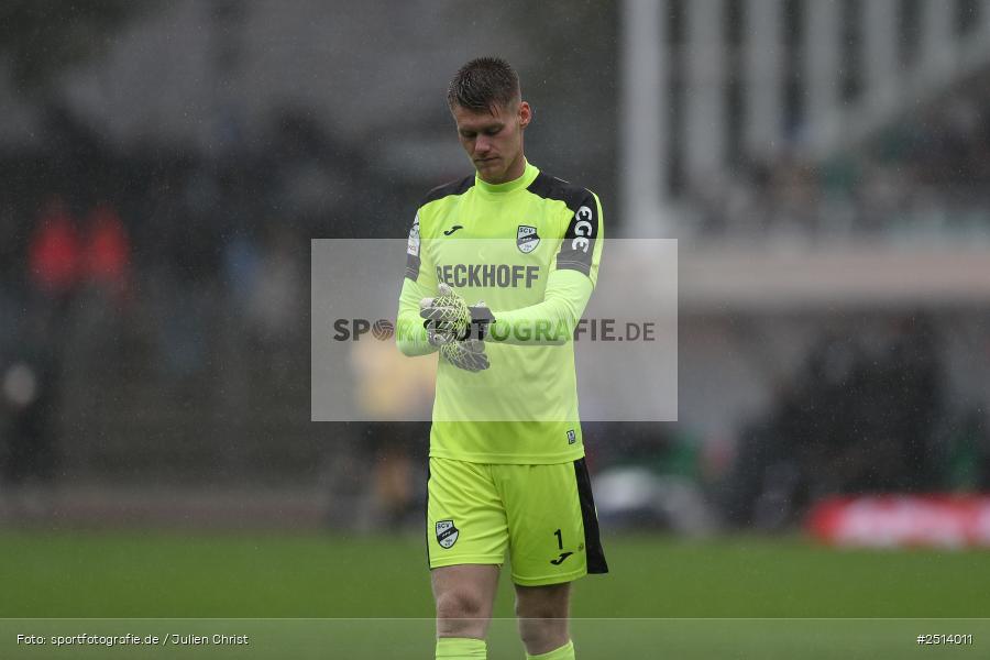 sport, action, Schweinfurt, Sachs-Stadion, SCV, SC Verl, Fussball, FCS, DFB, 3. Liga, 10. Spieltag, 1. FC Schweinfurt 1905, 04.10.2025 - Bild-ID: 2514011