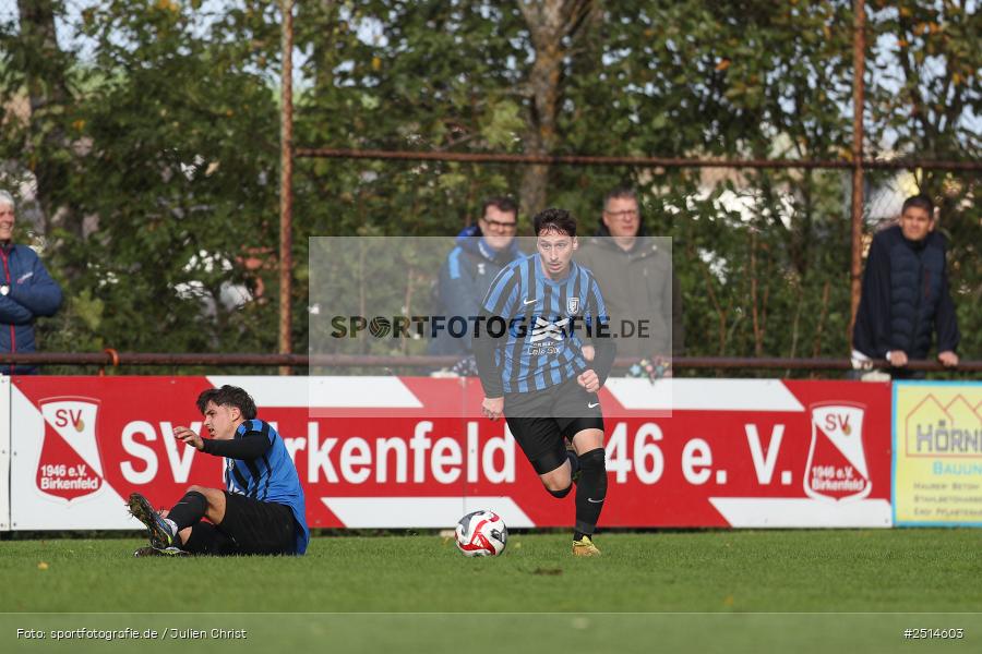 sport, action, TG Höchberg, Sportgelände, SV Birkenfeld, Fussball, Birkenfeld, Bezirksliga Unterfranken West, BFV, 12. Spieltag, 05.10.2025 - Bild-ID: 2514603